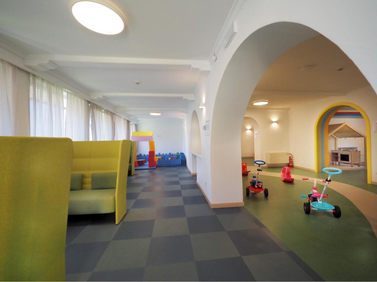 Hotel Europa Molveno Bagian luar foto