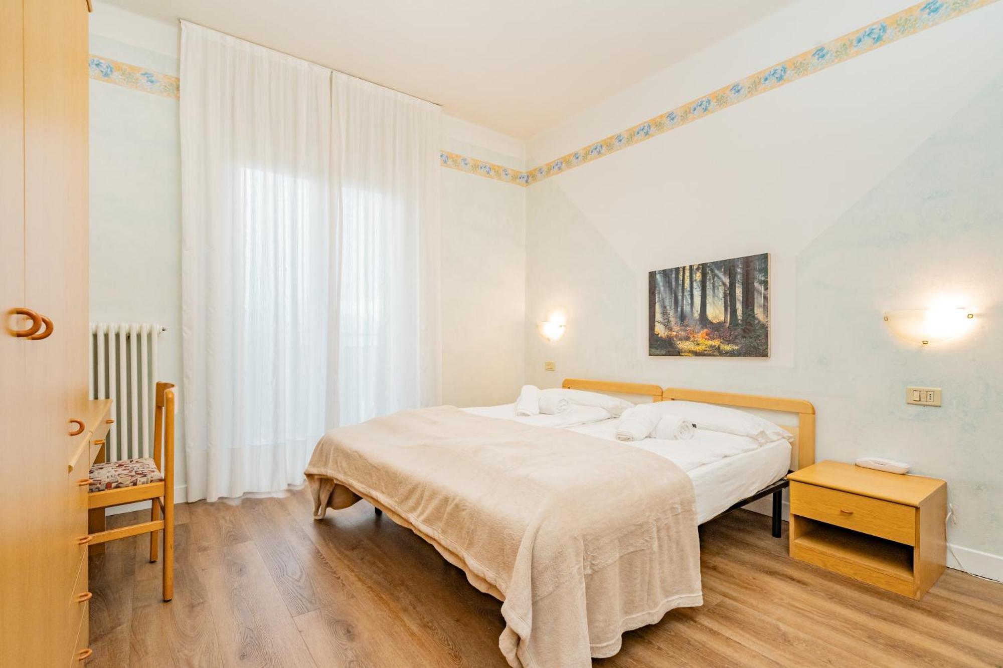 Hotel Europa Molveno Bagian luar foto