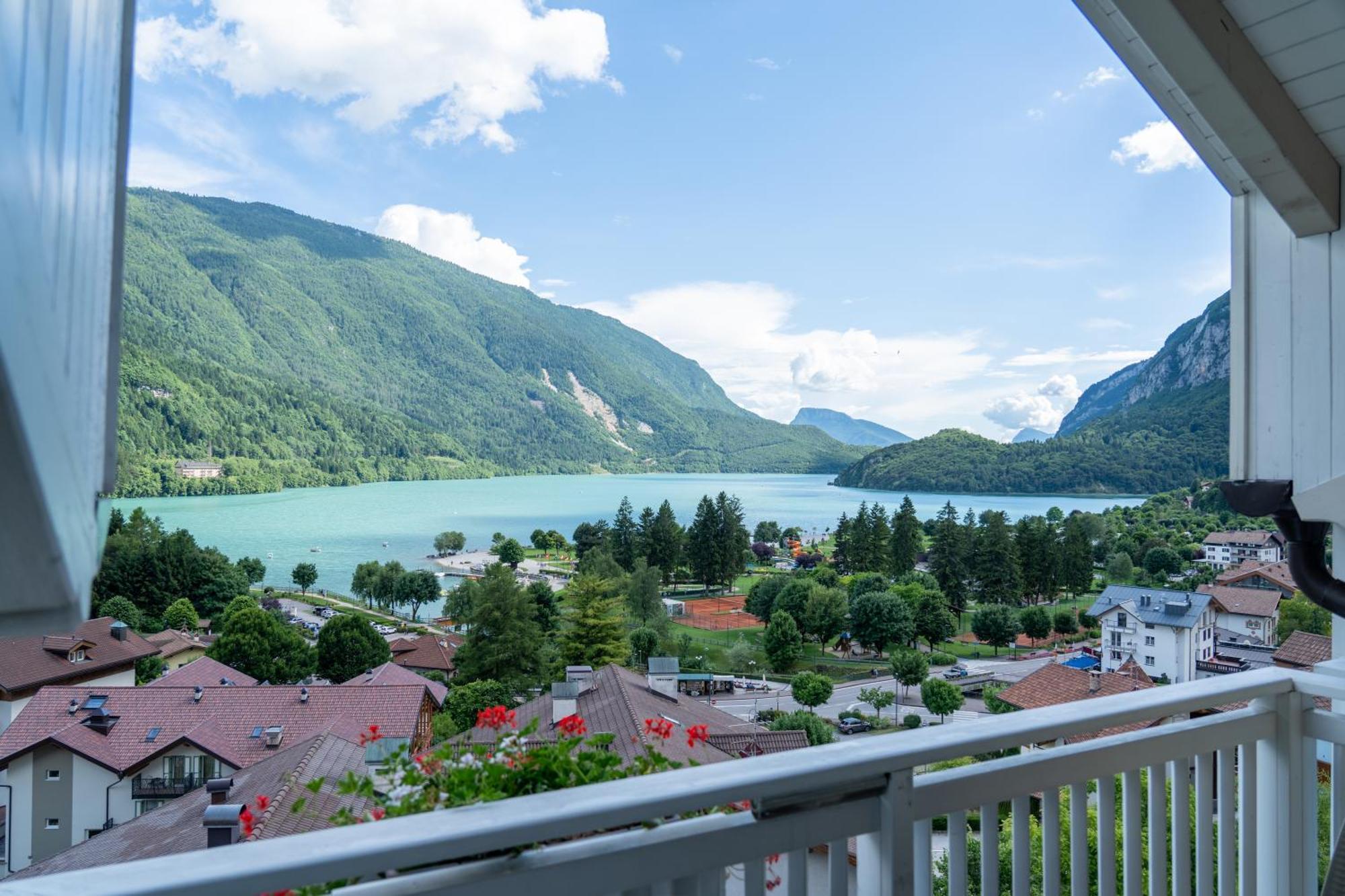Hotel Europa Molveno Bagian luar foto