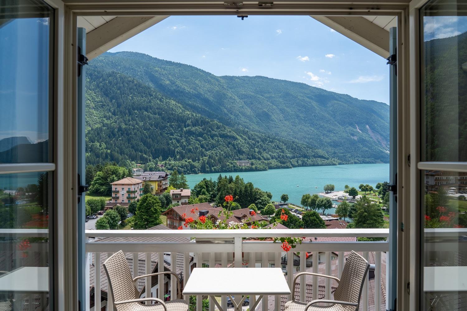 Hotel Europa Molveno Bagian luar foto