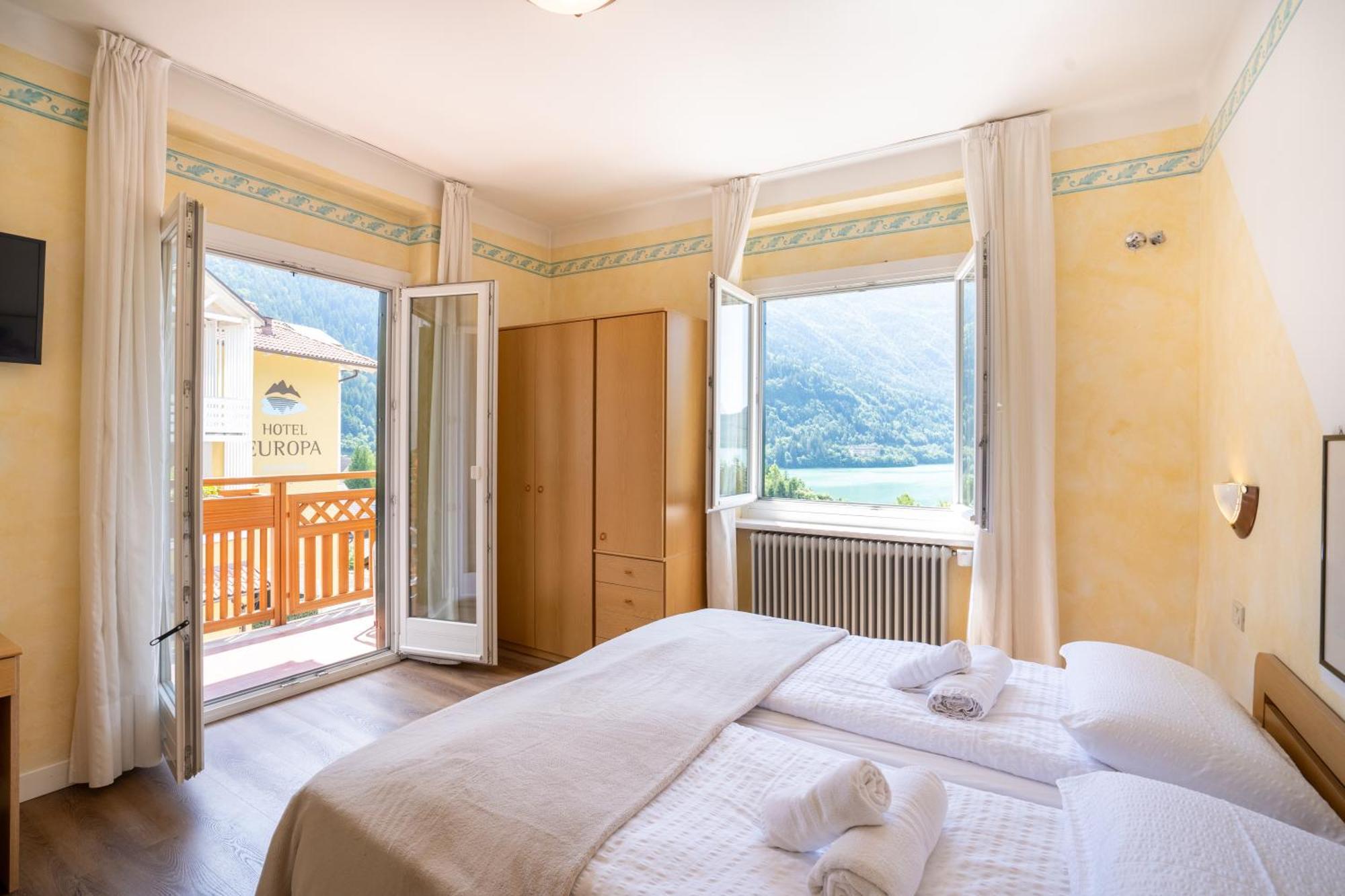 Hotel Europa Molveno Bagian luar foto