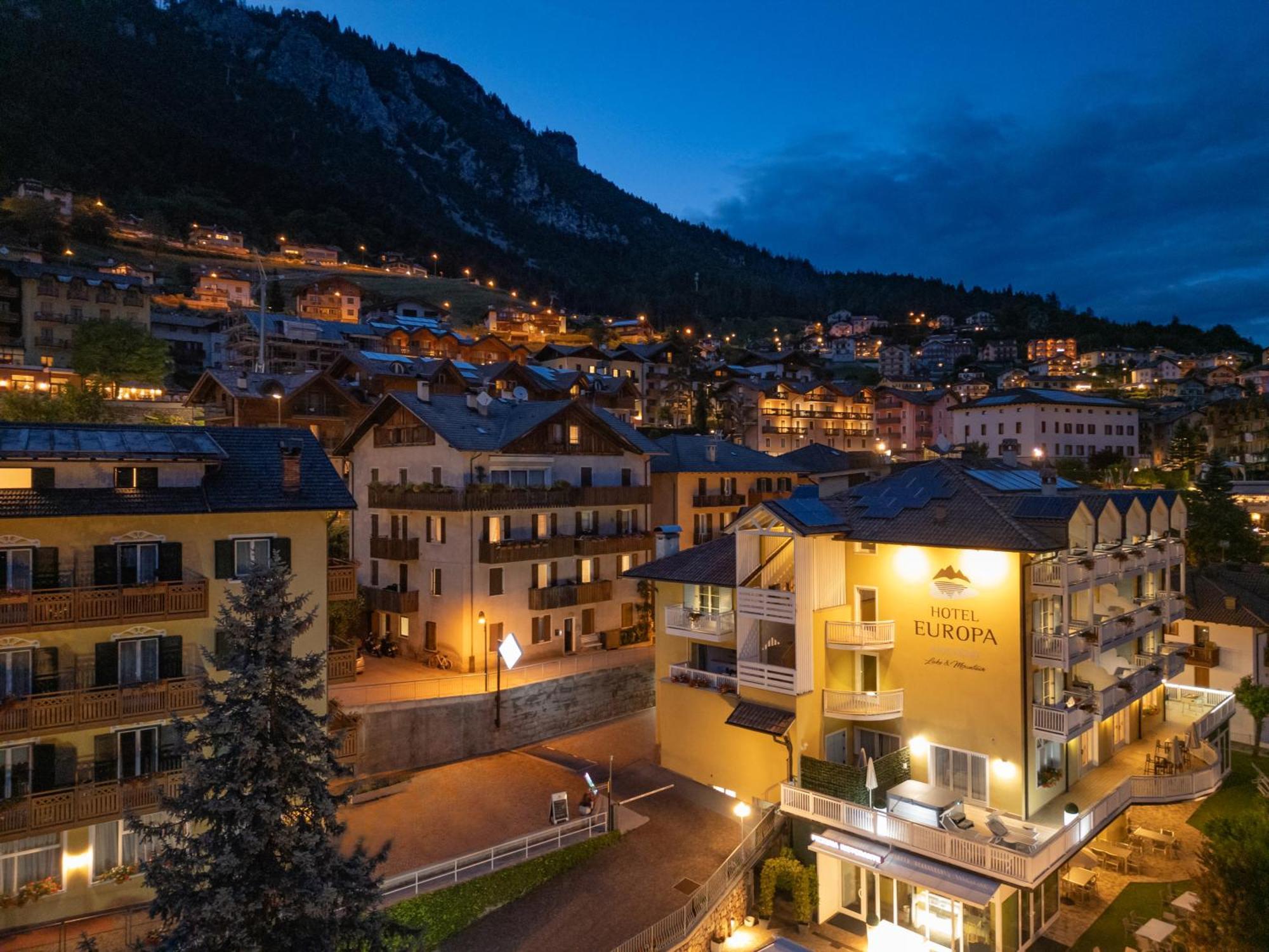 Hotel Europa Molveno Bagian luar foto