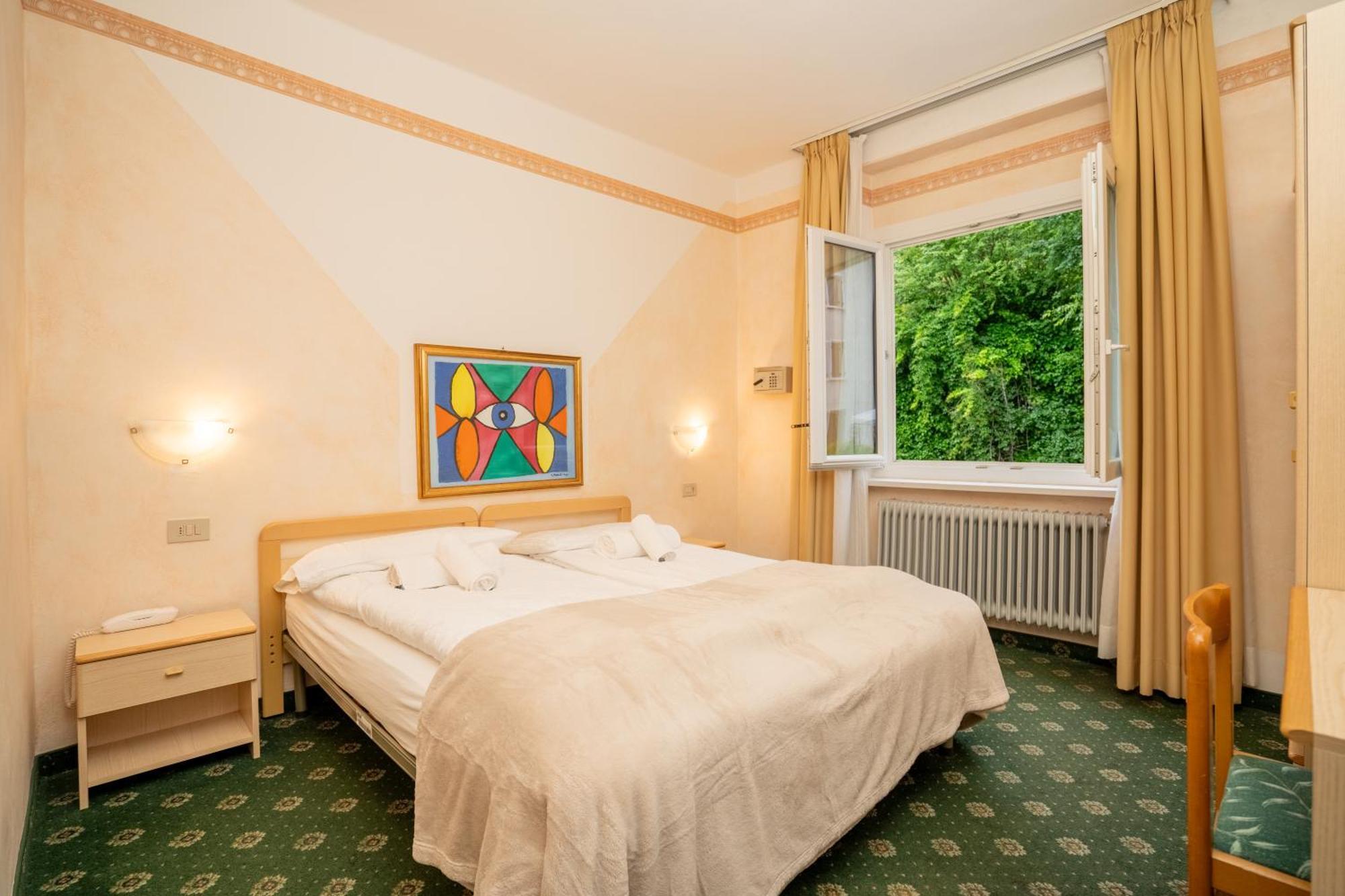 Hotel Europa Molveno Bagian luar foto