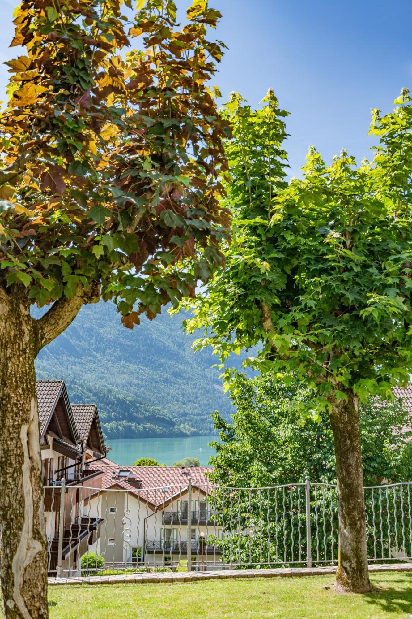 Hotel Europa Molveno Bagian luar foto