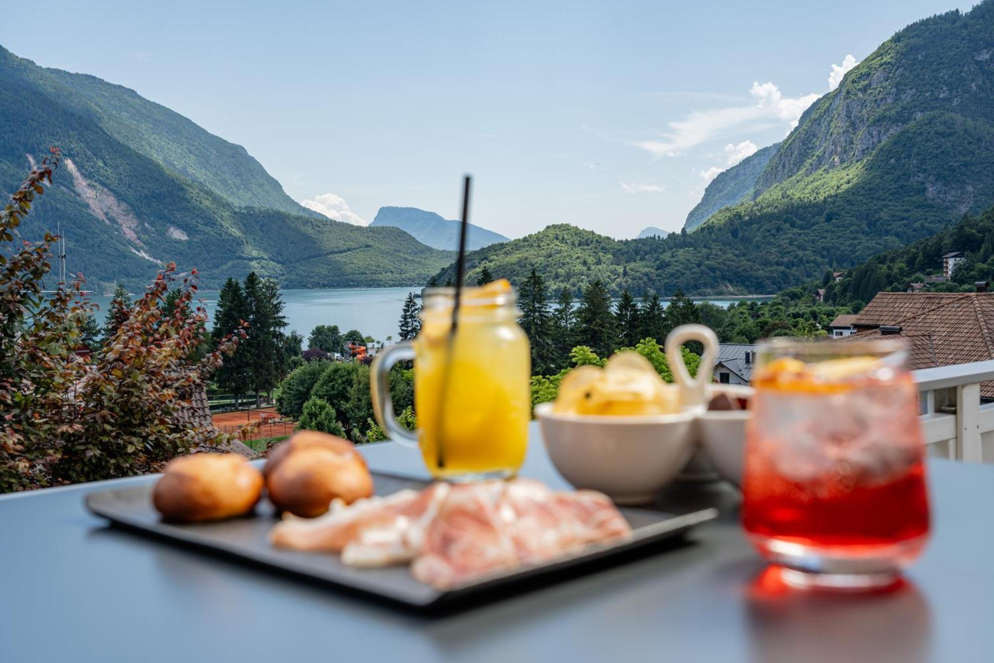 Hotel Europa Molveno Bagian luar foto