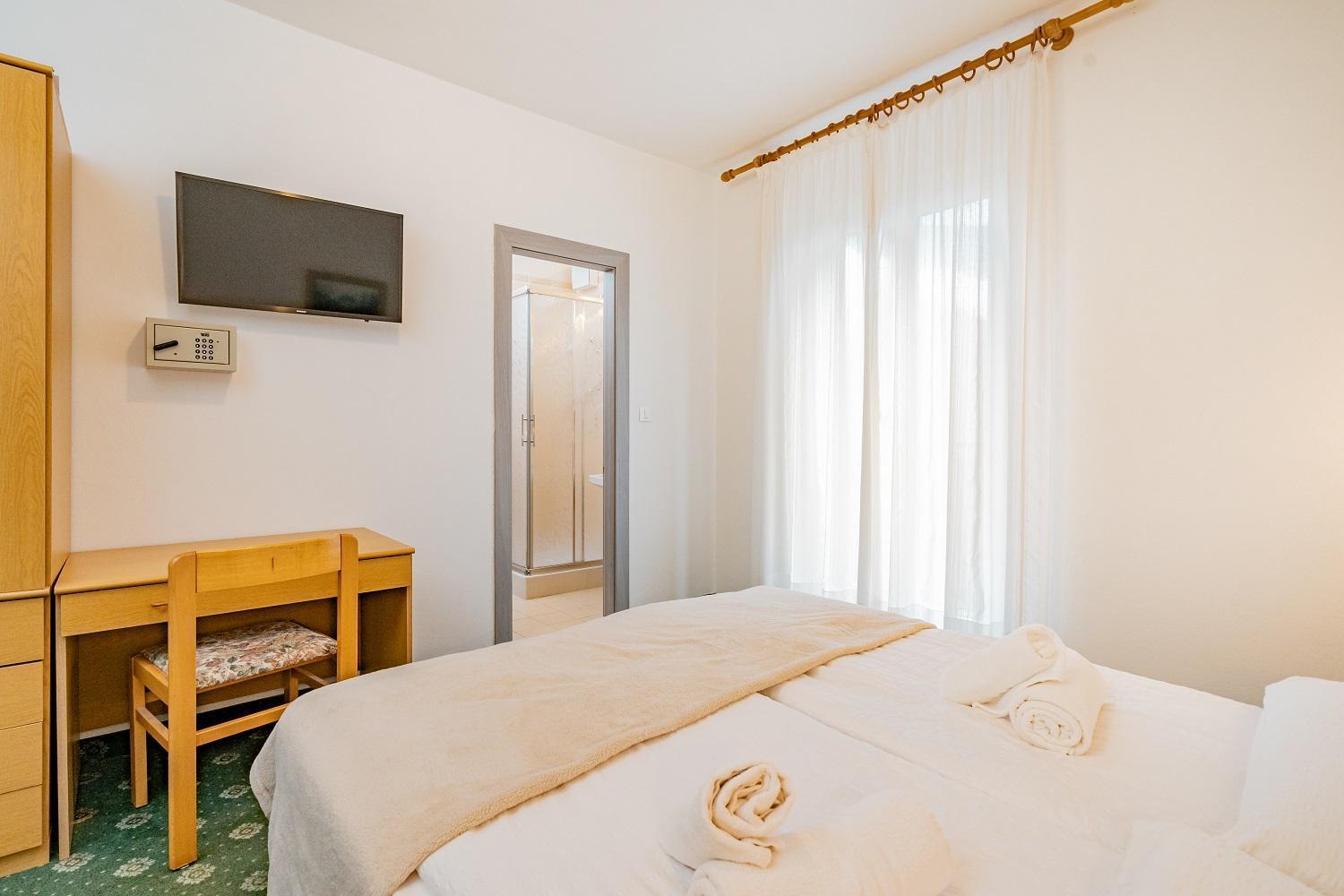 Hotel Europa Molveno Bagian luar foto